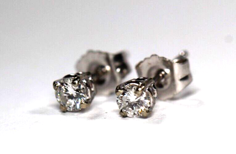 *New!! Solid 14K White Gold .25 CT TW Natural Diamond VS-1 / H-I Stud Earrings