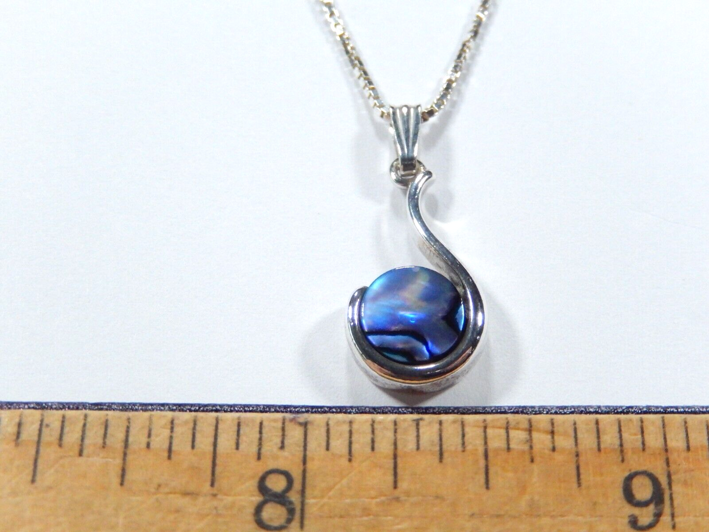 VINTAGE - Sterling Silver Abalone Shell Designed Round Pendant w/16" chain