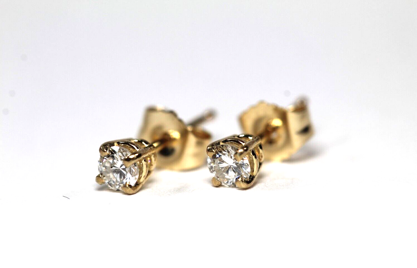 *New!! Solid 14K Yellow Gold .25 CT TW Natural Diamond VS-1 / H-I Stud Earrings