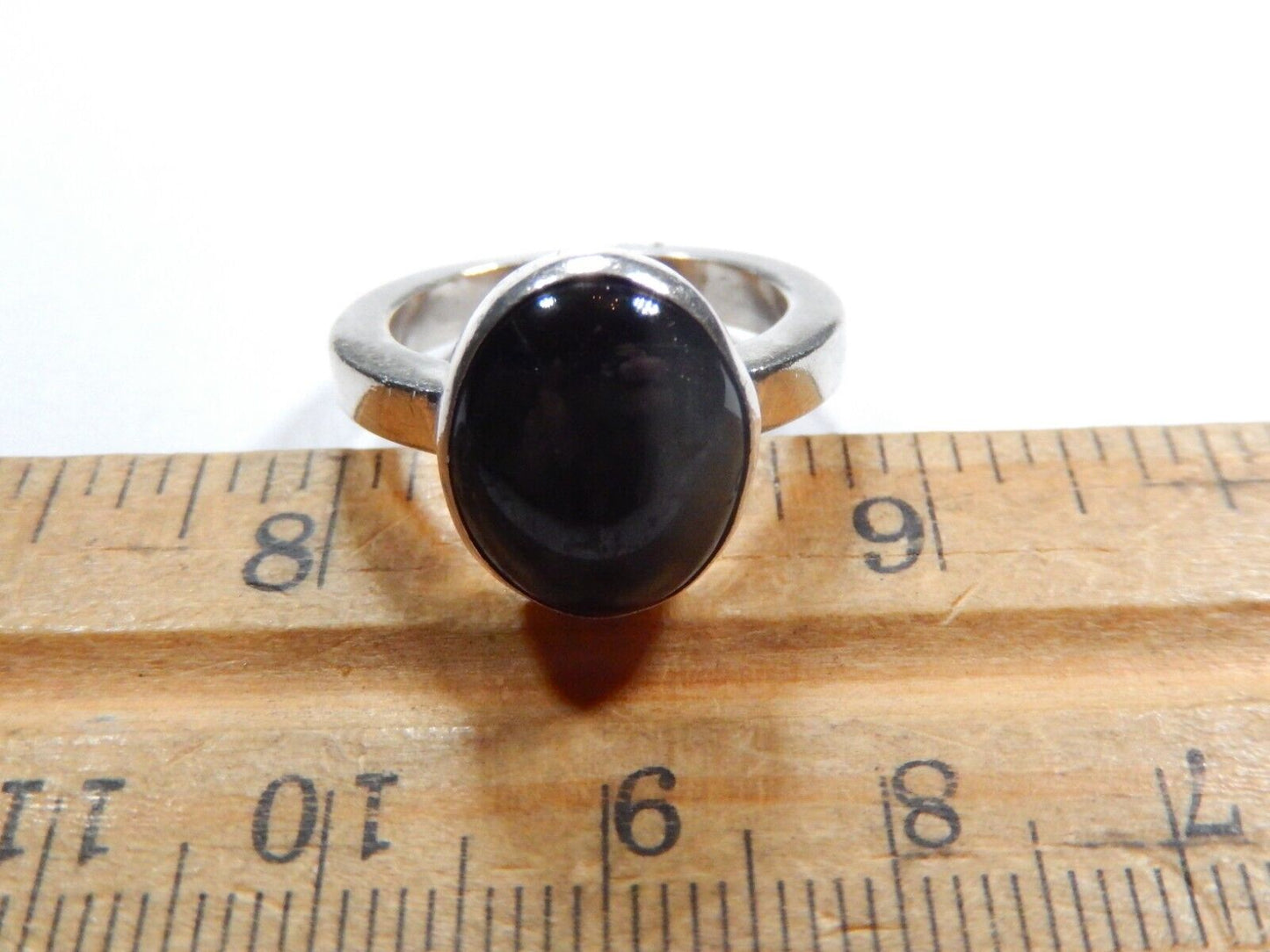 *VINTAGE*  Black Onyx Oval Shaped Stone with Thick Sterling Silver Band Sz 7.5