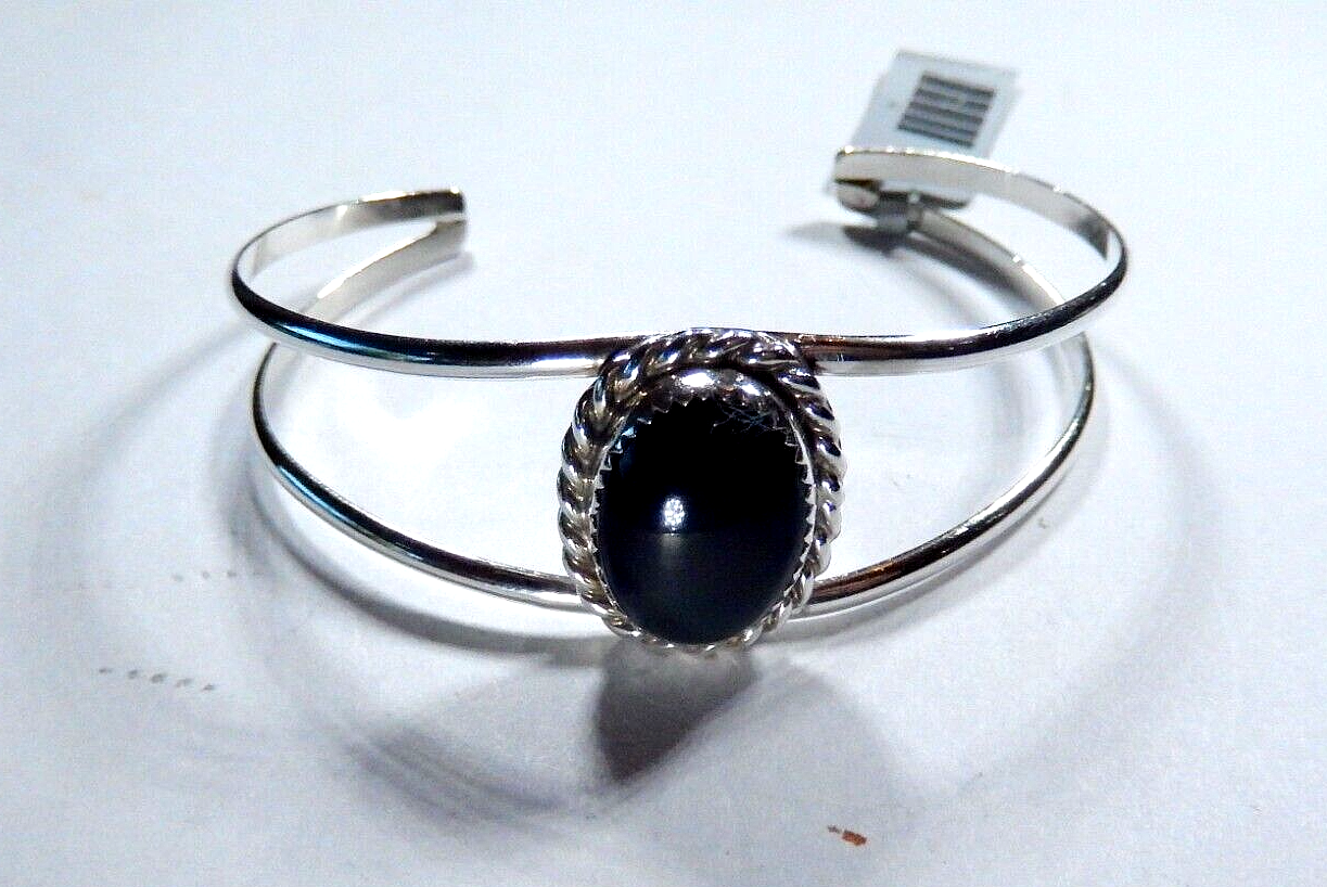 *VINTAGE*  Signed "TT"  Native American Sterling 925 Black Onyx Bracelet