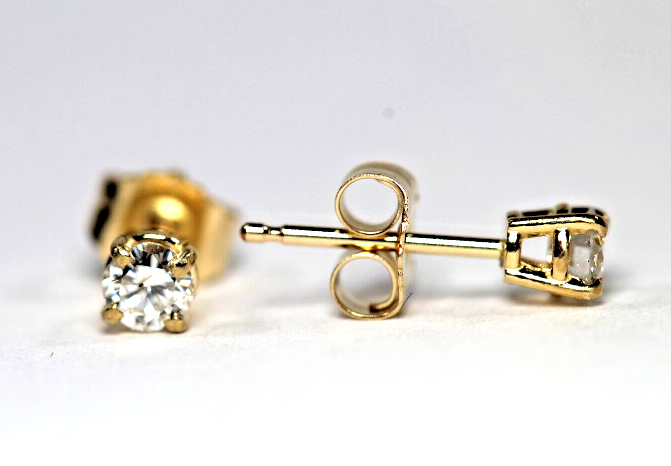 New!! Solid 14K Yellow Gold .25 CT TW Natural Diamond VS-2 / H-I Stud Earrings