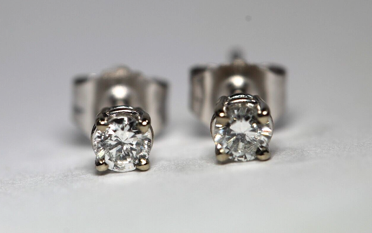 New!! Solid 14K White Gold .20 CT Natural Diamond VS-1 / G-H Stud Earrings