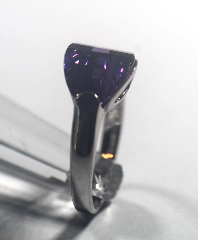 925 STERLING SILVER AND FANCY CUT AMETHYST RING SIZE 9