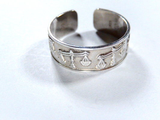 Vintage Sterling Silver Scales Of Justice/ Libra Adjustable Thumb Ring