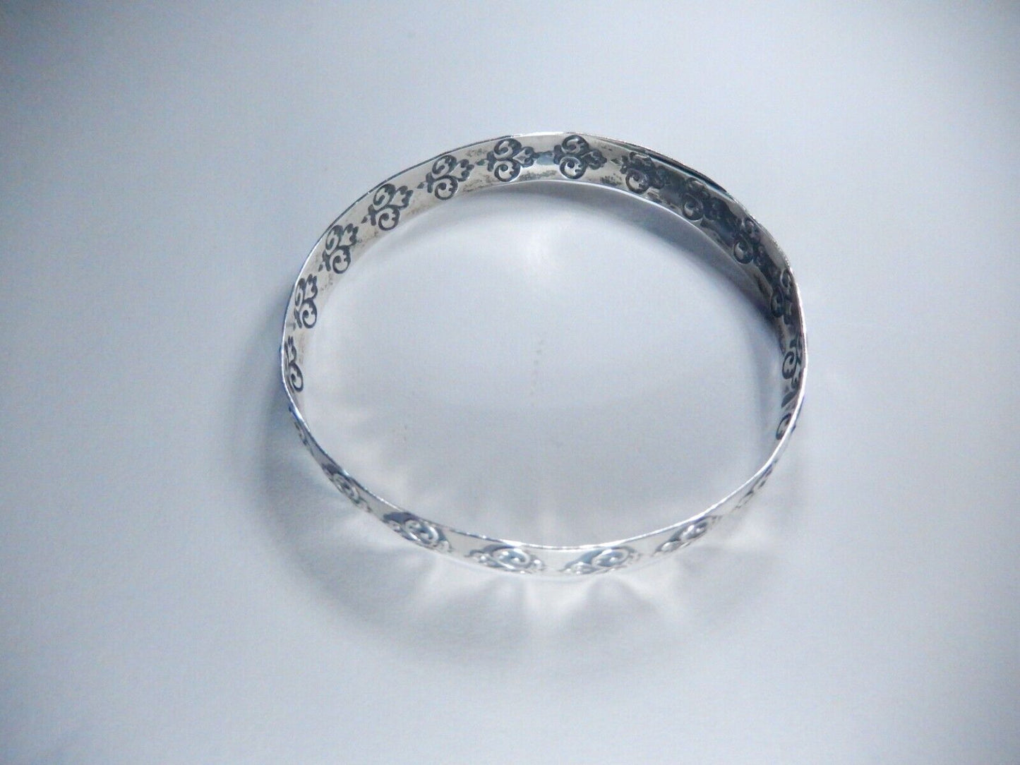 VINTAGE - Sterling Silver Repousse Medium 7" Bangle Bracelet 9mm Wide