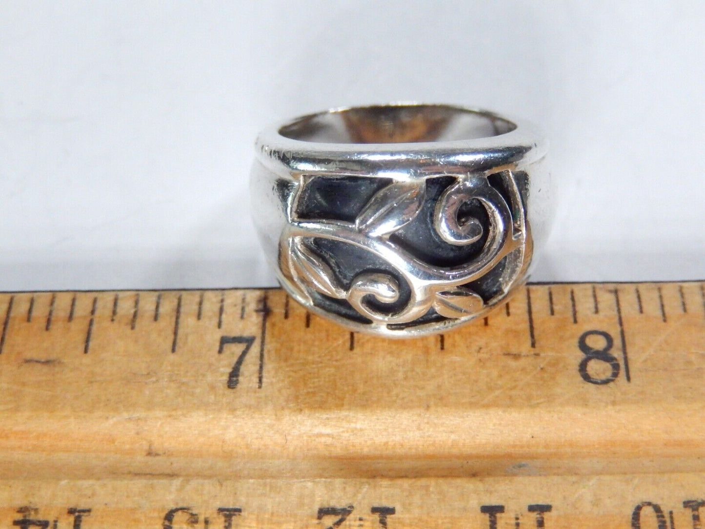 Vintage Sterling Silver Domed Tapered Band FLORAL LEAF SCROLL Ring Sz 6.75 NICE