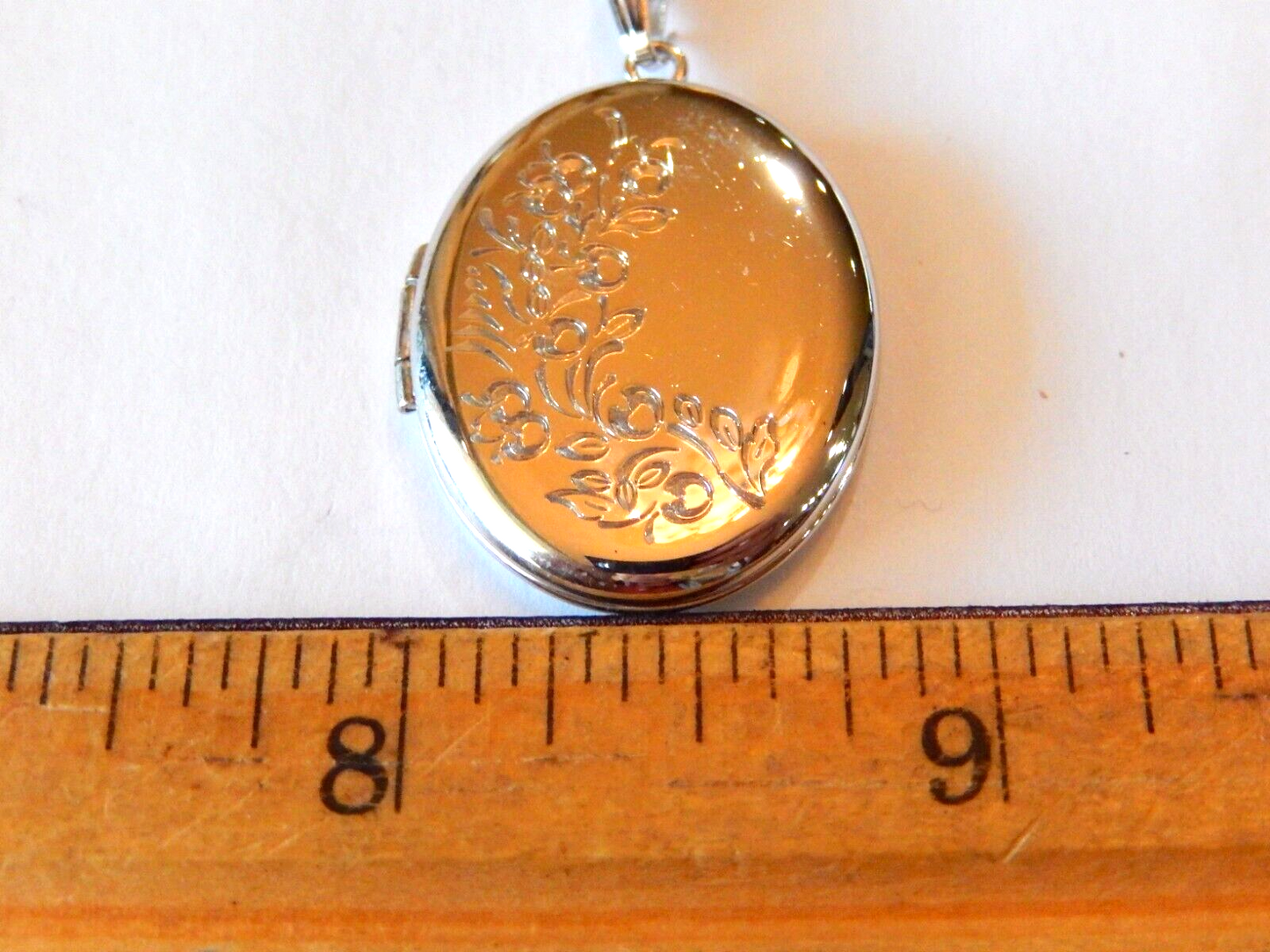 NEW Sterling Silver Vintage Floral Vine Oval Locket Pendant OPENS w18chain