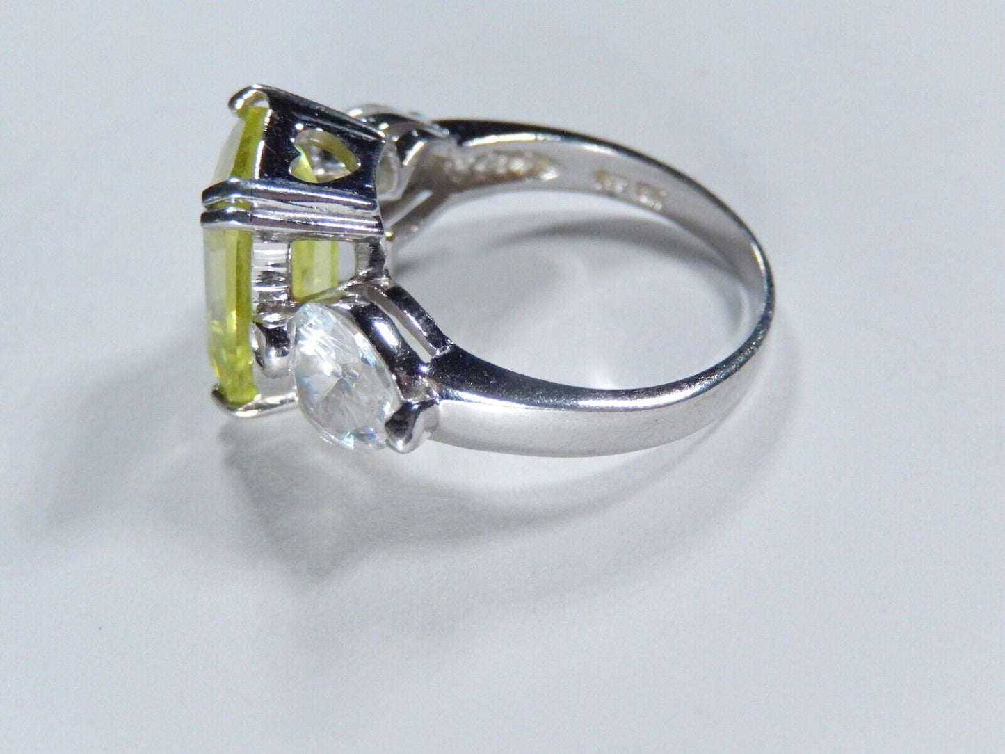 Sterling Silver 5.00 CT Peridot And Cubic Zirconia Statement Ring Sz 8