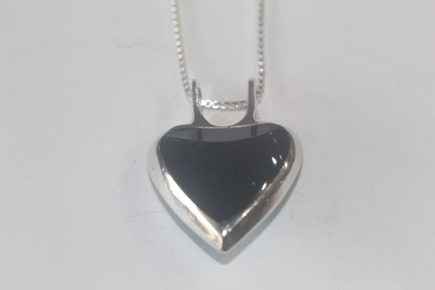 *VINTAGE* STERLING SILVER REVERSIBLE ONYX & TURQUOISE HEART PENDANT w/18" Chain