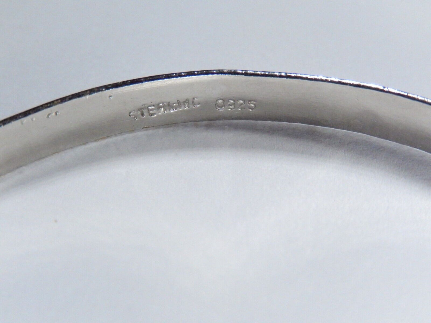 Vintage Sterling Silver Flat Rounded Top Bangle Bracelet 12.8 grams grams