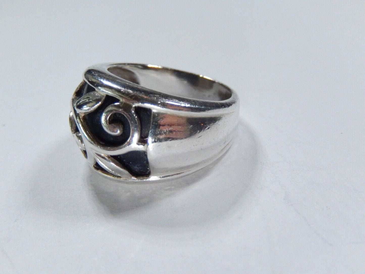 Vintage Sterling Silver Domed Tapered Band FLORAL LEAF SCROLL Ring Sz 6.75 NICE