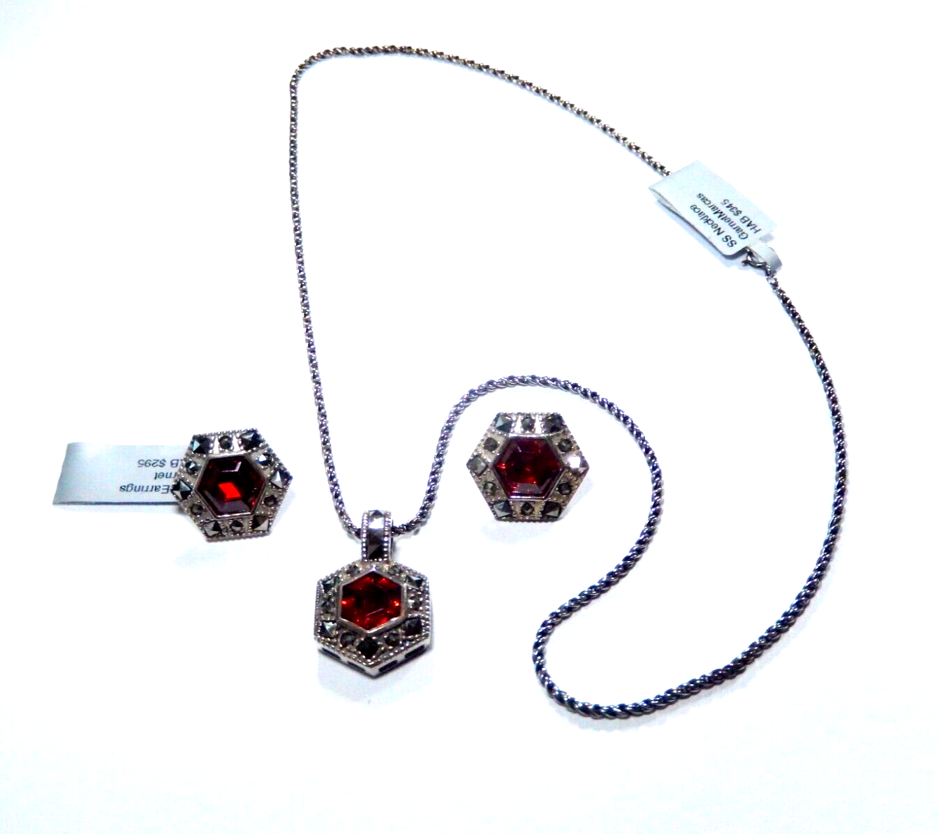 HIGH-END DESIGNER STERLING SILVER GARNET & MARCASITES PENDANT & EARRINGS SET