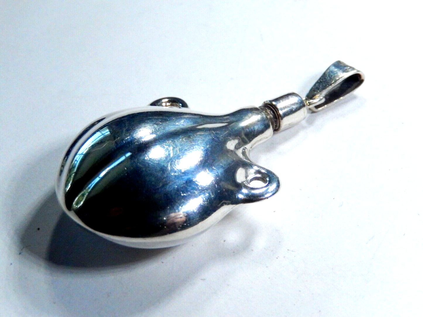 *VINTAGE*  MEXICO TAXCO LARGE STERLING SILVER PERFUME POISON HOLDER PENDANT