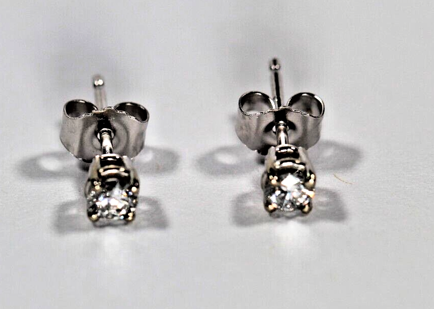 New!! Solid 14K White Gold .20 CT Natural Diamond VS-1 / F-G Stud Earrings