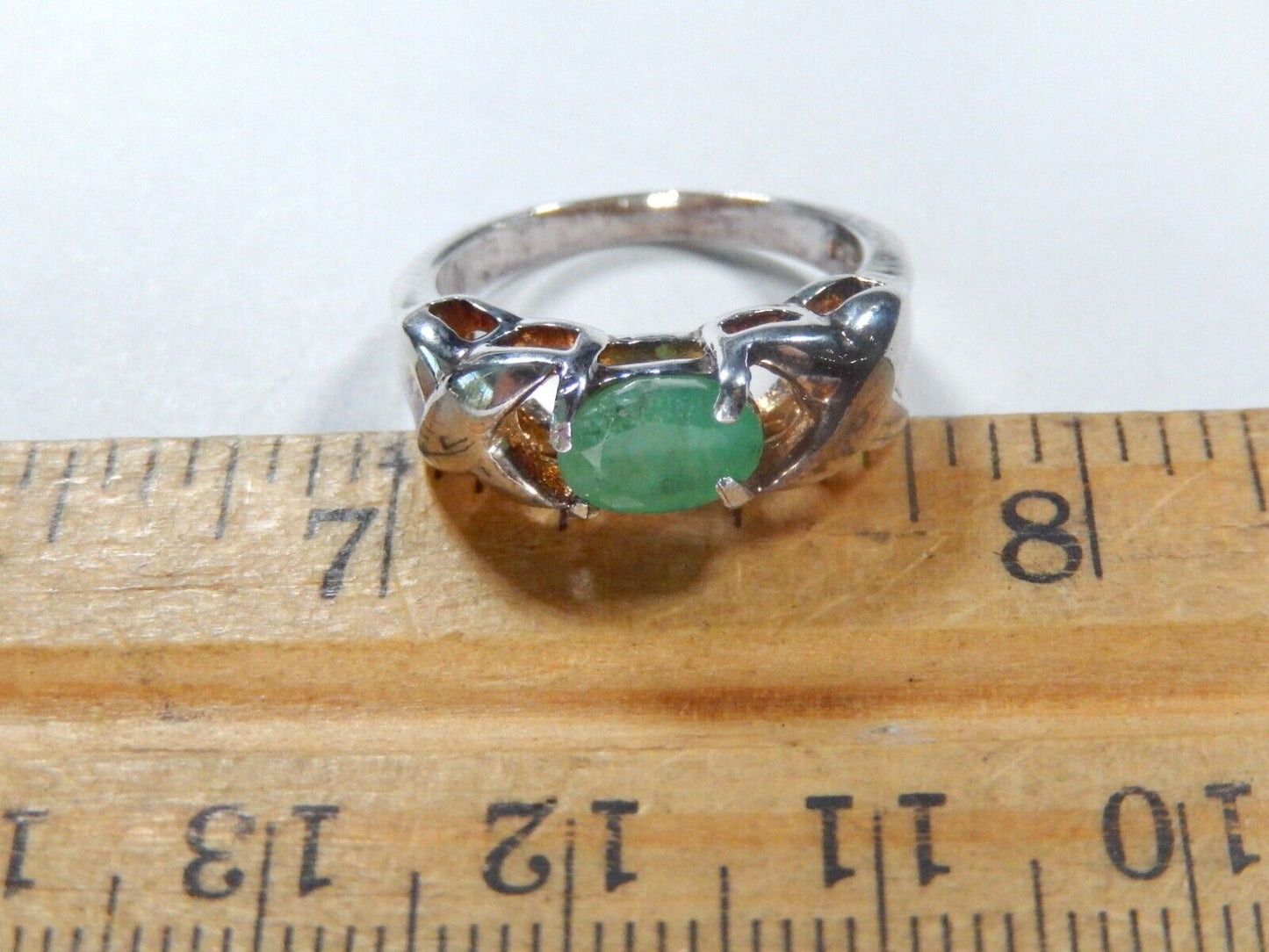 *VINTAGE*  Natural Oval Emerald Stone Sterling Silver Ladies Ring SIze 6