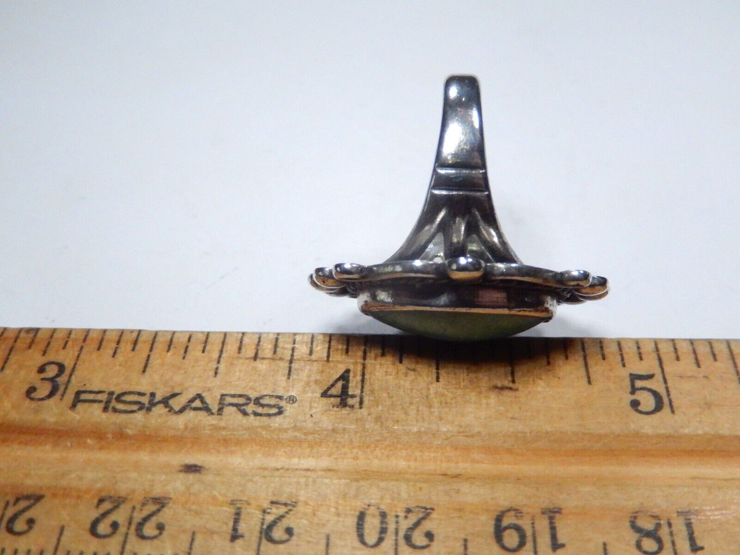 Old Navajo Green Gaspeite Gemstone Sterling Silver Native American Ring Size 5.5