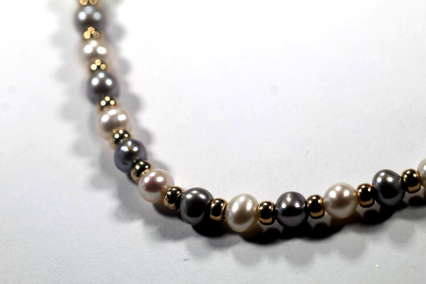 VINTAGE  14k Yellow Gold 4 mm Beaded with 6.5 mm White & Gray Pearl 17" Necklace