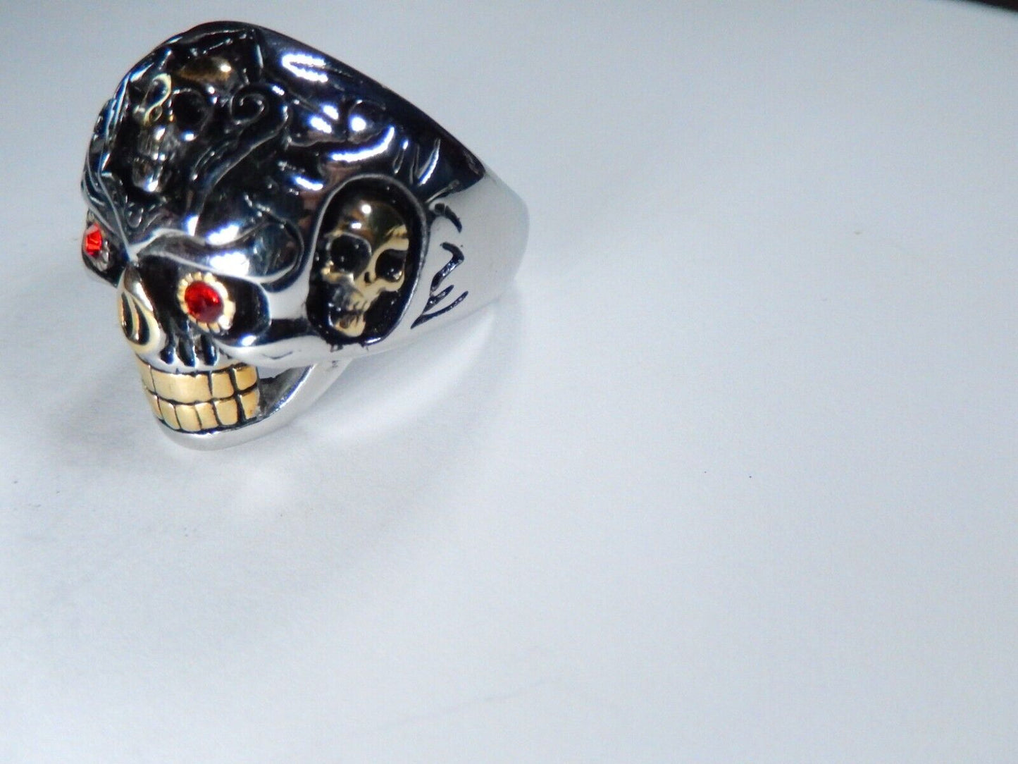 Men's Stainless Steel Skull Ring Gold Skulls and Red Eyes Size 13.5