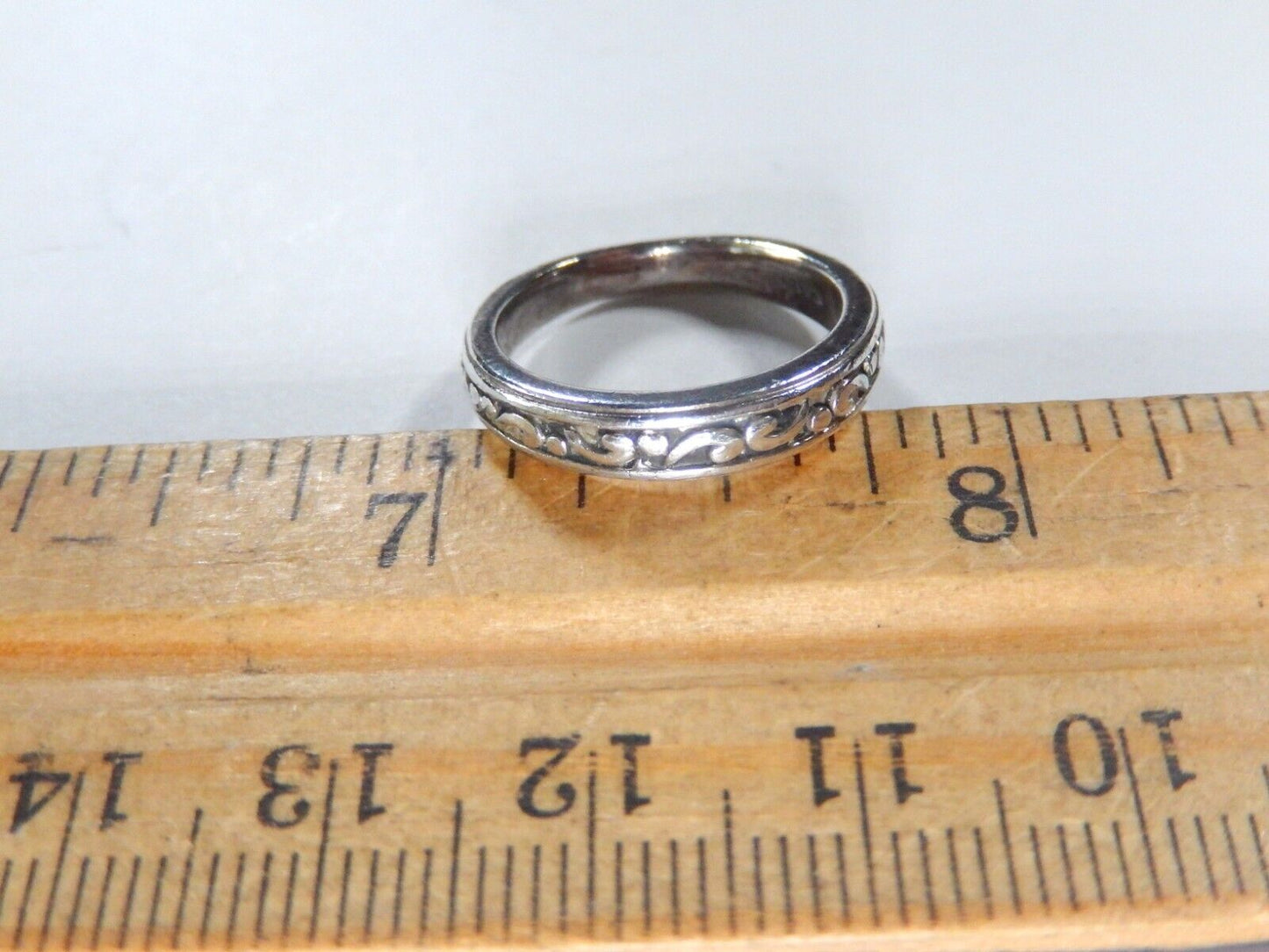 NDI Sterling Silver .925 Decorative 4 mm Wide Band Ring  Sz: 5