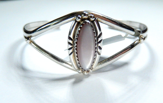 *VINTAGE*  Native American Light Purple Chalcedony Sterling Silver Bracelet
