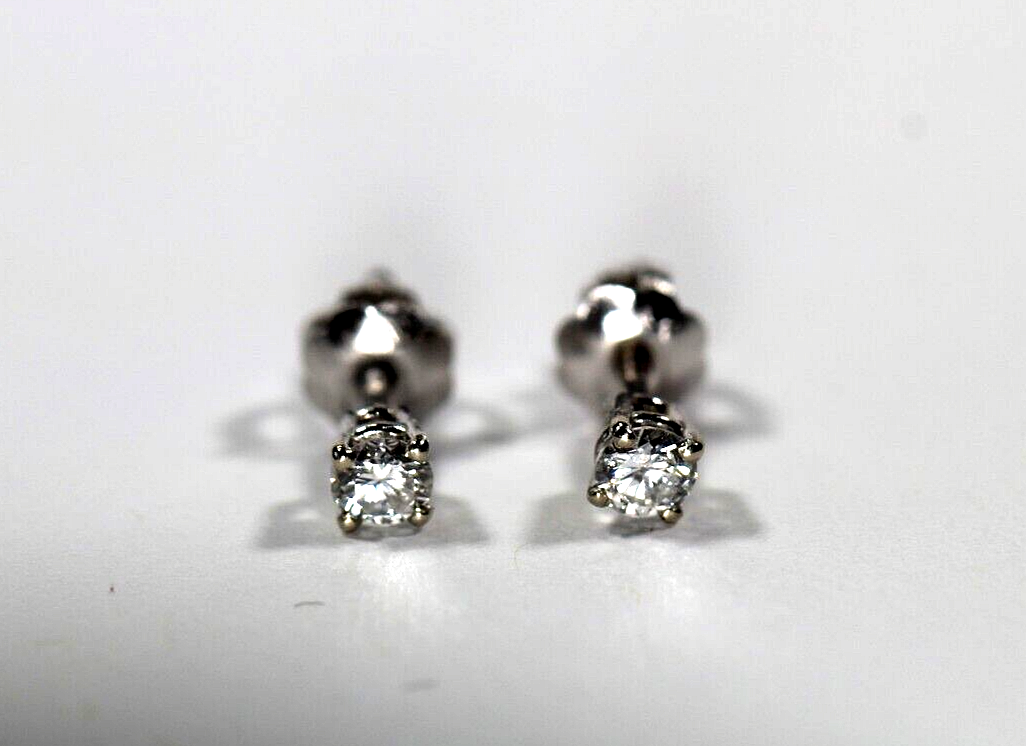 New!!  14K White Gold .22 CT TW Natural Diamond VS-1 / G-H Screw Stud Earrings