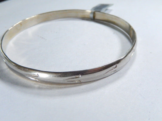 *VINTAGE* VERY OLD   Sterling Silver Echo En Mexico Hand Tooled Bangle Bracelet