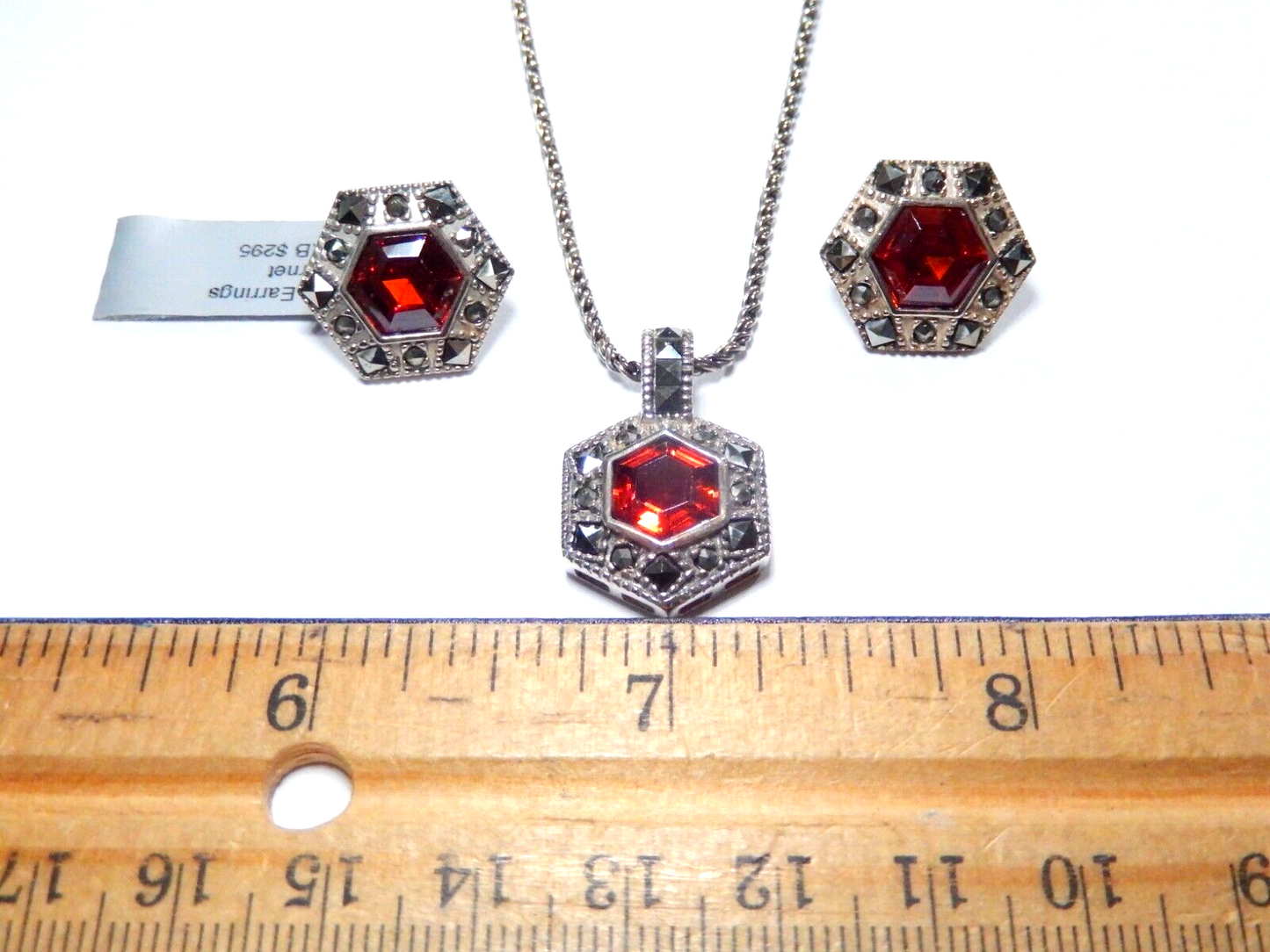 HIGH-END DESIGNER STERLING SILVER GARNET & MARCASITES PENDANT & EARRINGS SET