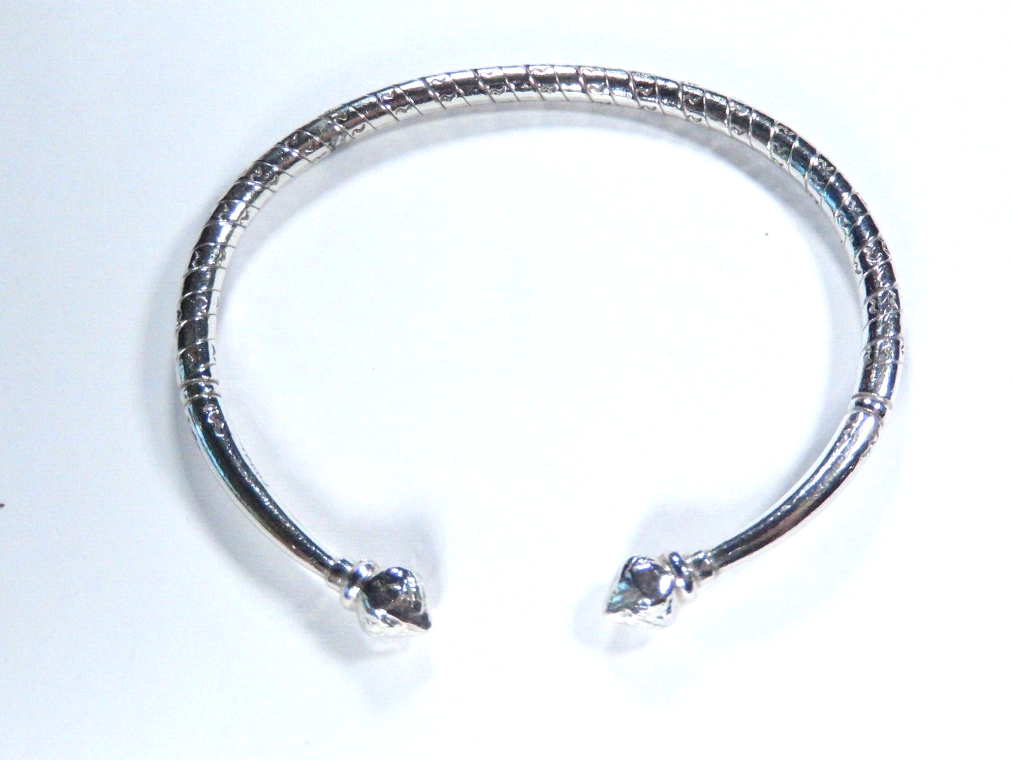 VINTAGE  Tribal Etched Lotus Sterling Silver Bangle Open Cuff Jewelry Bracelet