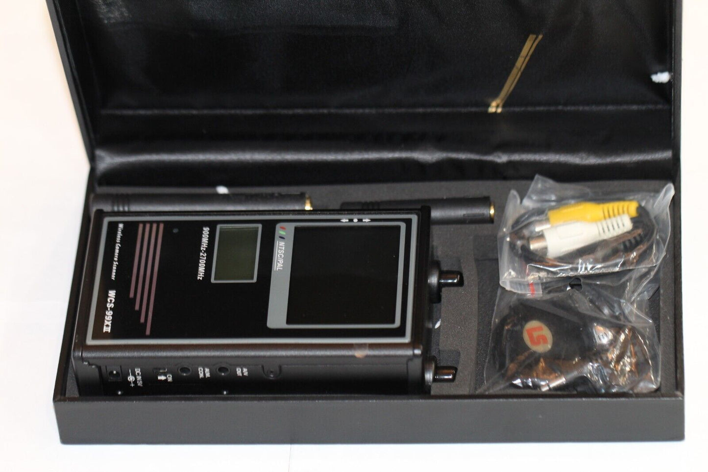 WCS-99XII Wireless Camera Scanner - Detecting Spying Cameras 900MHz-2700MHz