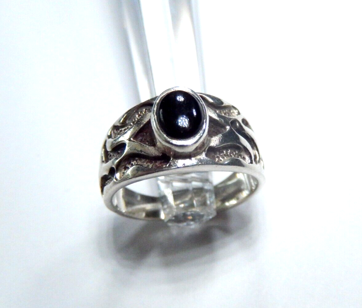 *VINTAGE*  Sterling Silver and Black Onyx Bezel Setting High Dome Ring Size 6
