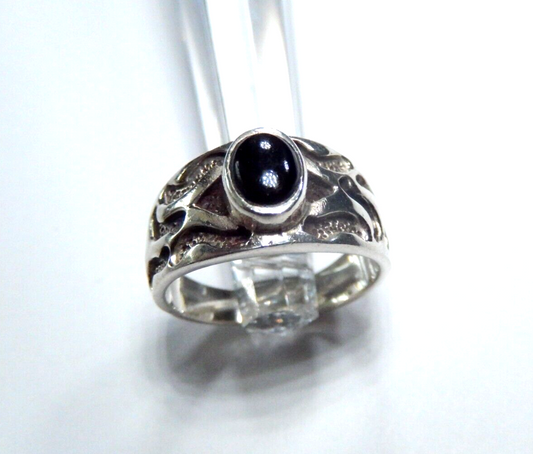 *VINTAGE*  Sterling Silver and Black Onyx Bezel Setting High Dome Ring Size 6