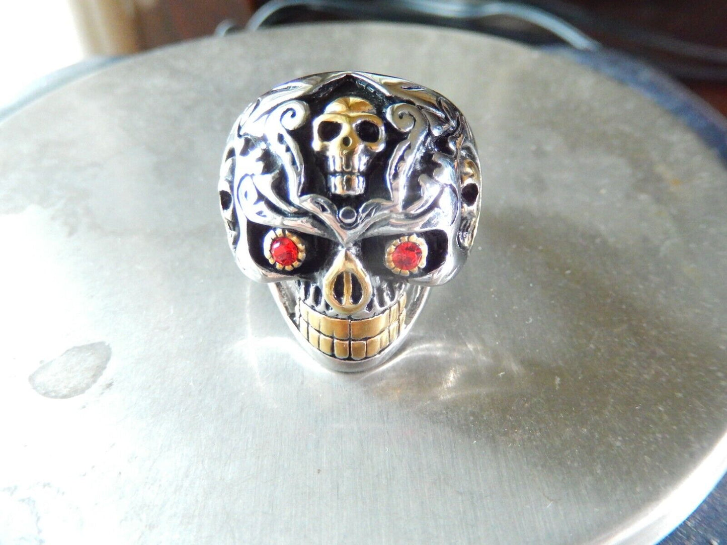 Men's Stainless Steel Skull Ring Gold Skulls and Red Eyes Size 13.5