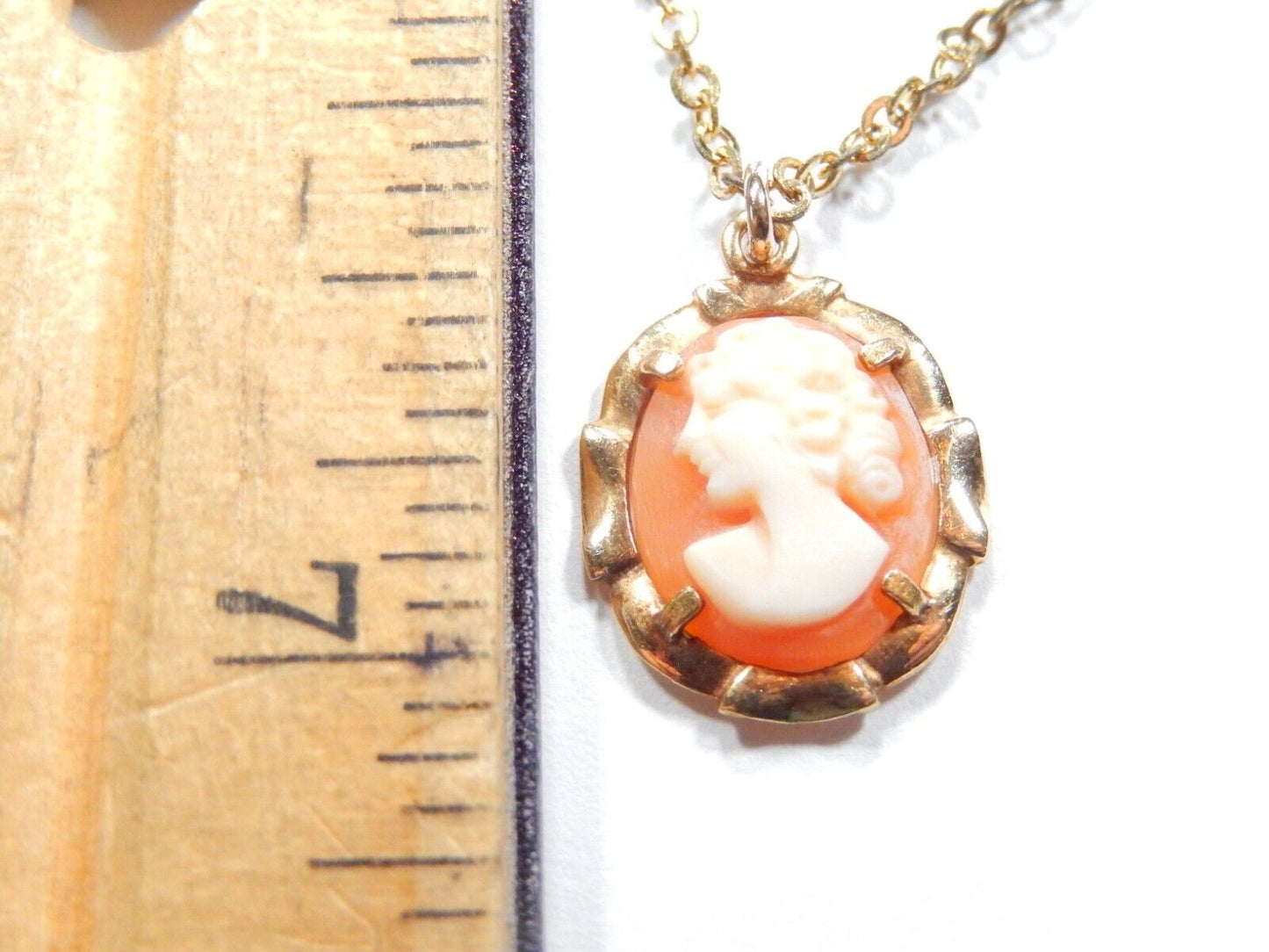 *VINTAGE*  24K HGE Carved Shell Cameo  Pendant & 18" Chain