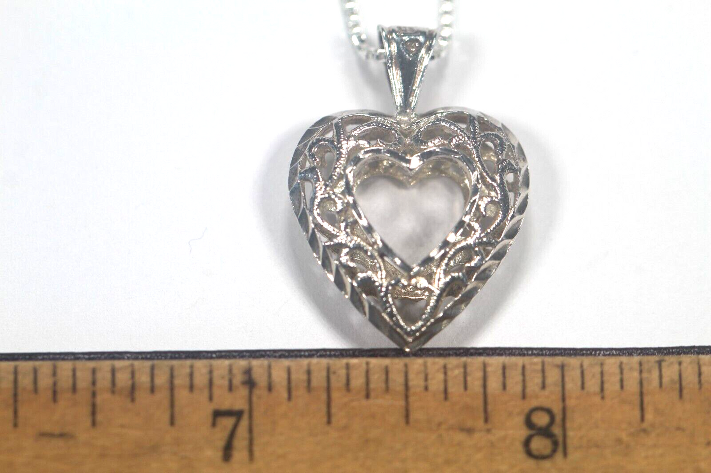 VINTAGE STERLING SILVER FILIGREE HEART PENDANT W/20" BOX CHAIN