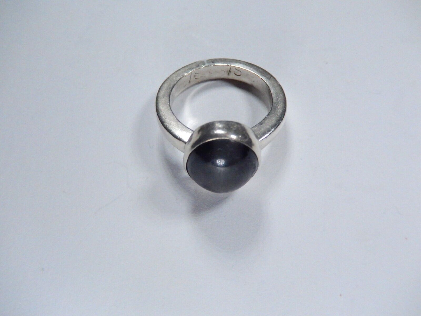 *VINTAGE*  Black Onyx Oval Shaped Stone with Thick Sterling Silver Band Sz 7.5