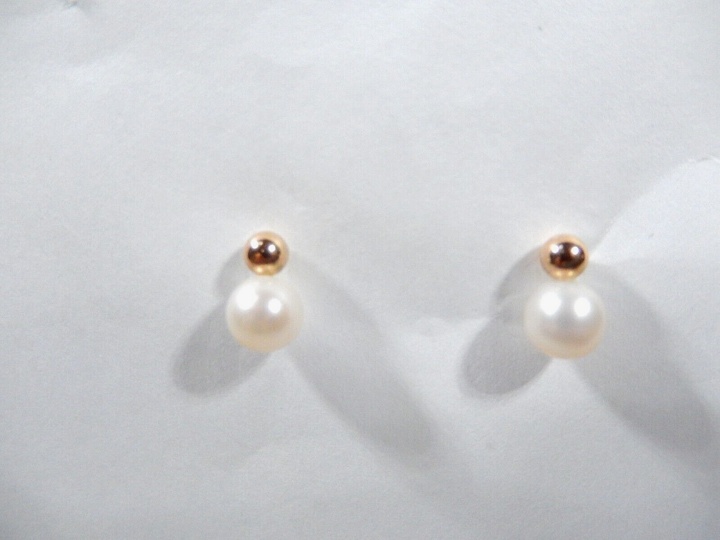 *VINTAGE*  10K Yellow Gold 4mm Ball & 6.75mm Cultured Pearl Stud Earrings