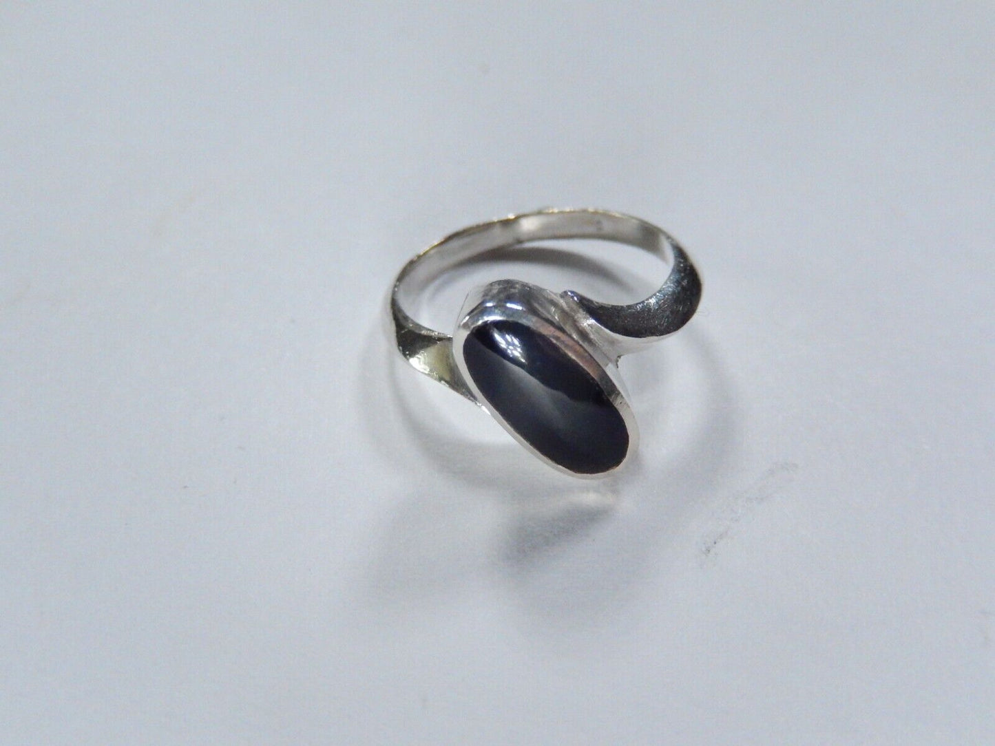 *VINTAGE*  Modernist Long Oval Black Onyx Sterling Silver Ring Size 5