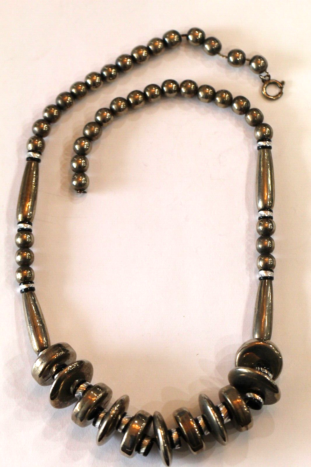 LARGE NATIVE AMERICAN NAVAJO STERLING SILVER 23 mm DISC & OTHER BEAD 22"NECKLACE