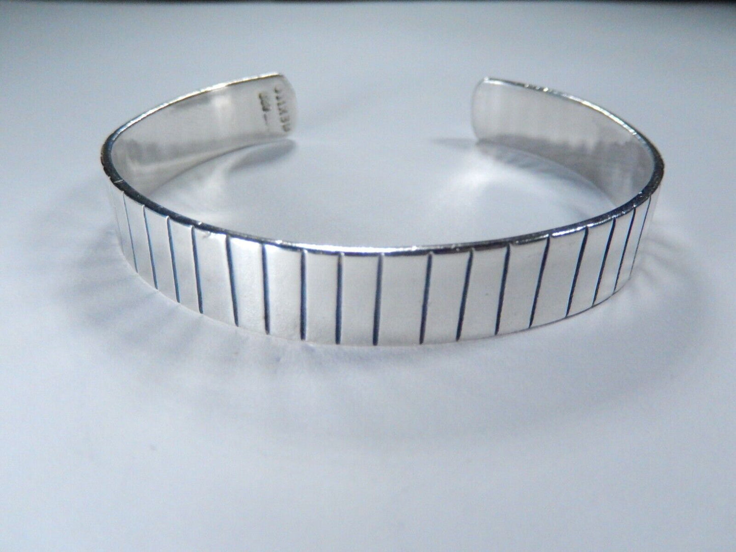 VINTAGE -  Mexico Sterling Silver 9.5mm Cuff Bracelet 20.1 Grams Size 7 Inch