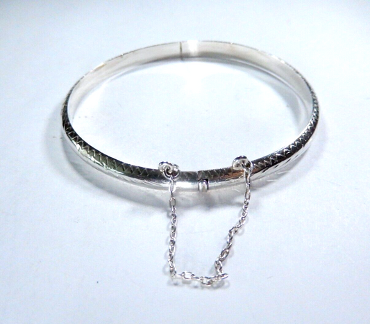 *VINTAGE*  Sterling Silver 5.0mm Etched Hinged Safety Chain Bangle Bracelet