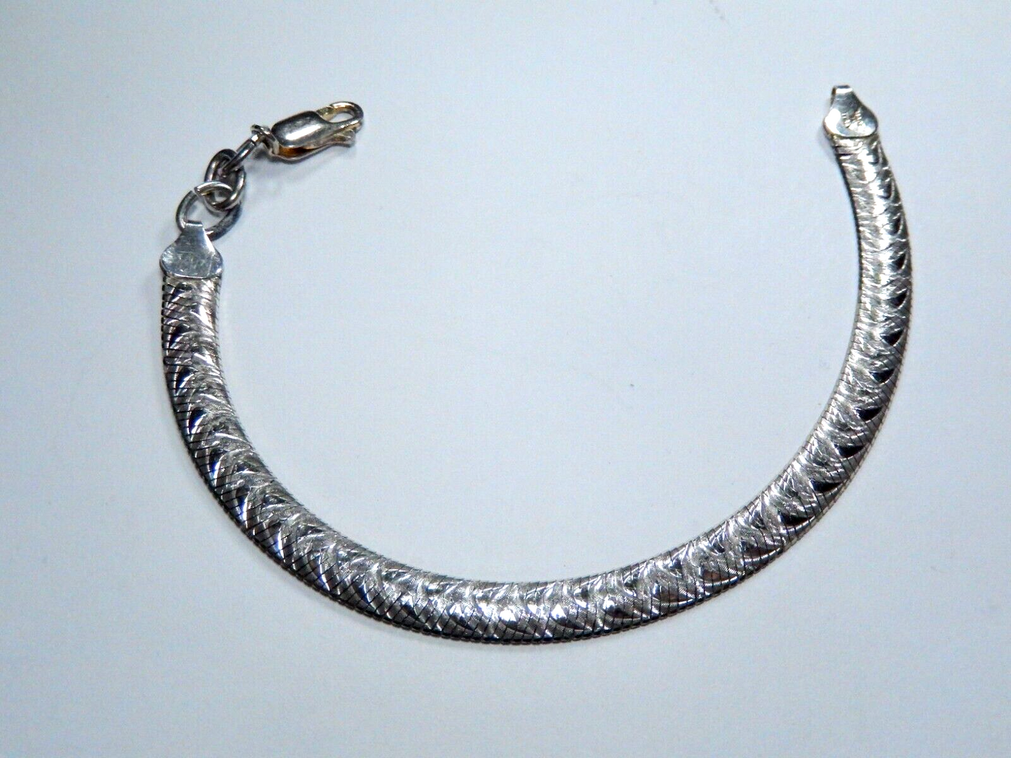Vintage 925 Sterling Silver 6.5mm Curved Herringbone Fancy Bracelet Italy  7.5"