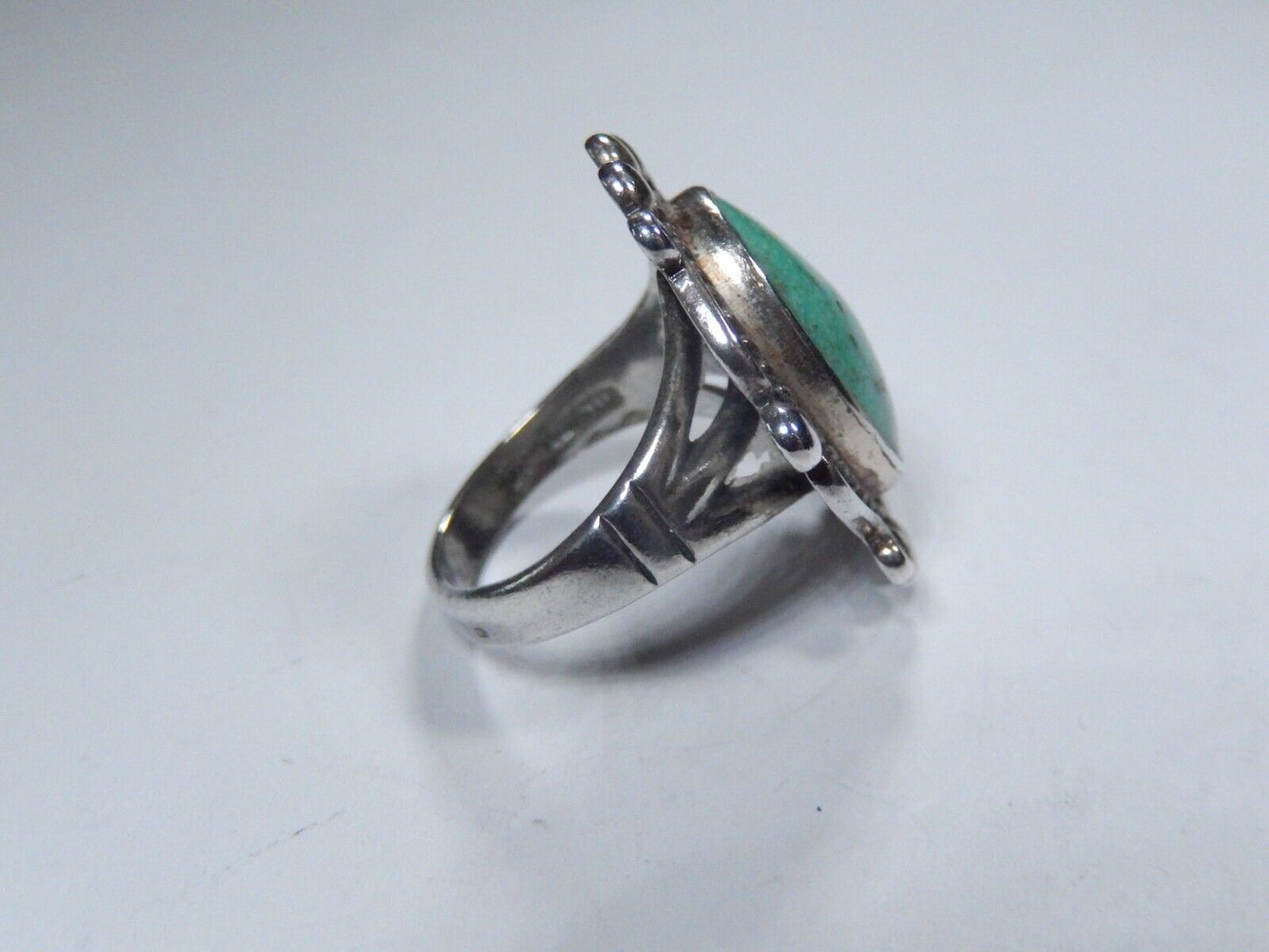 Old Navajo Green Gaspeite Gemstone Sterling Silver Native American Ring Size 5.5
