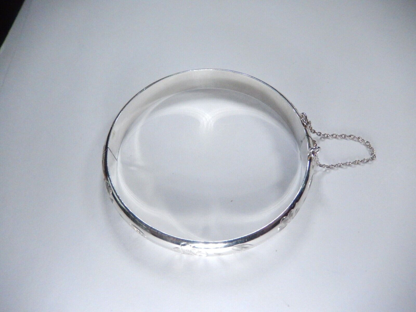 VINTAGE - 9 mm Wide Sterling Silver Etched Floral Hinged Bangle Bracelet