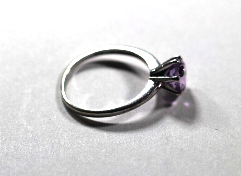 *VINTAGE* Sterling Silver 1.25 CT Round Amethyst Solitaire Ring Size 7.75