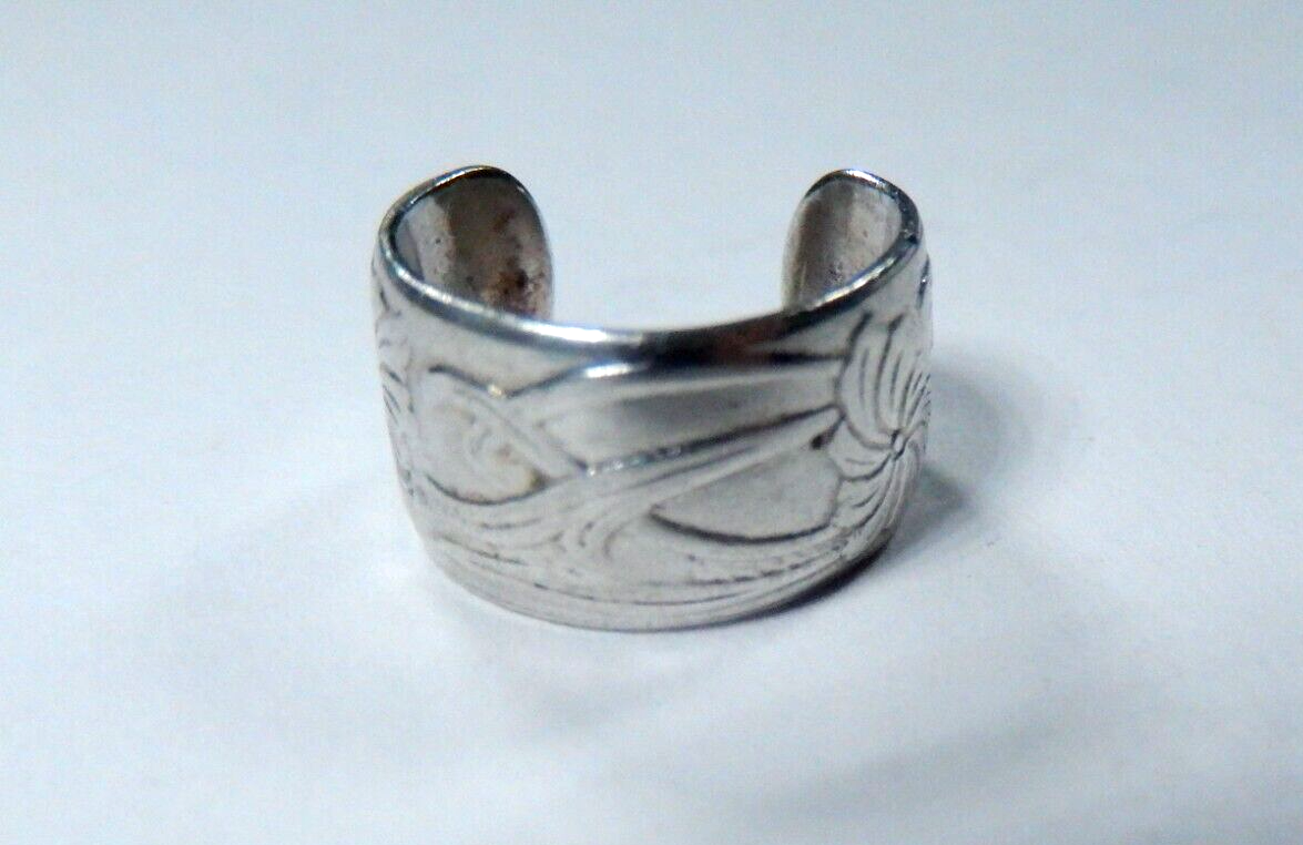 Decorative 7.75 mm Wide Band Sterling Silver Toe Ring