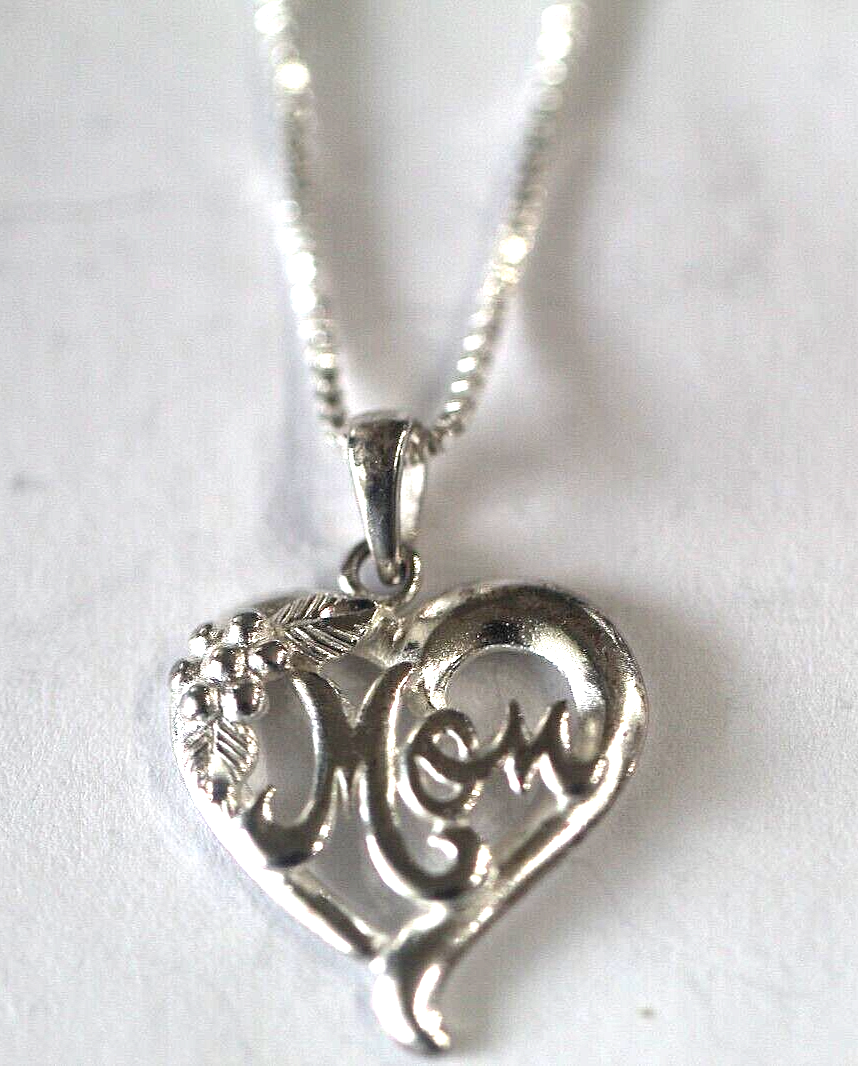 925 Sterling Silver Vintage "Mom" Heart Pendant w/18" Box Chain