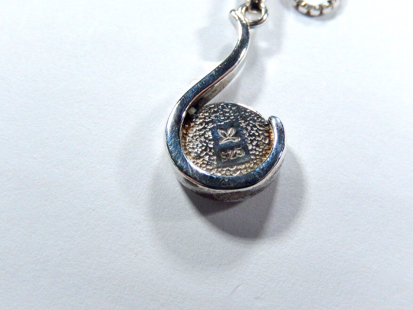 VINTAGE - Sterling Silver Abalone Shell Designed Round Pendant w/16" chain