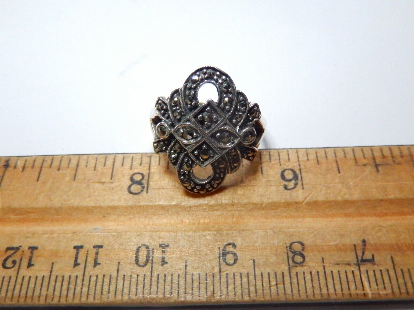 Beautiful Vintage Swirl 925 Sterling Silver & Marcasite Ring- Size 7