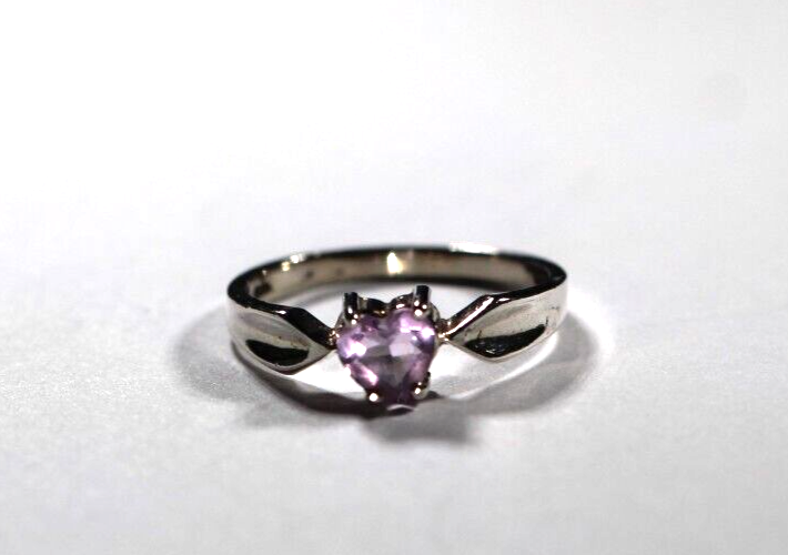 *VINTAGE* 925 Sterling Silver Heart Shaped Amethyst Ring Size 8.75